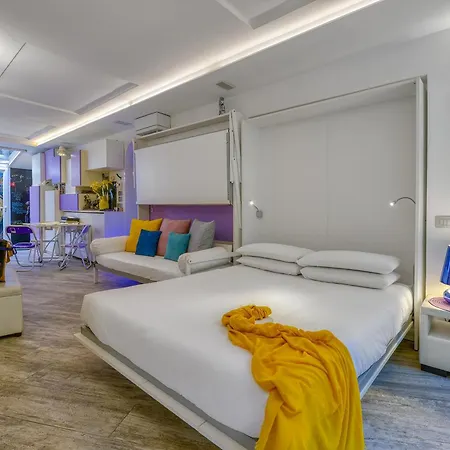 The Trendiest House Just Few Steps From The Colosseum *