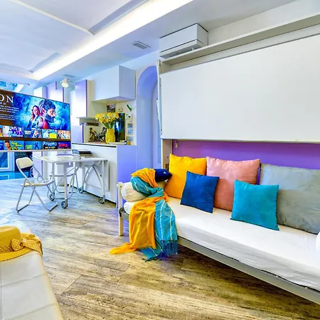 The Trendiest House Just Few Steps From The Colosseum *